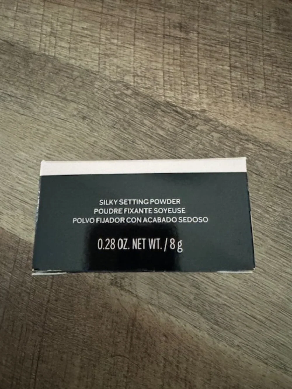Mary Kay Silky Setting Powder (Medium Ivory)